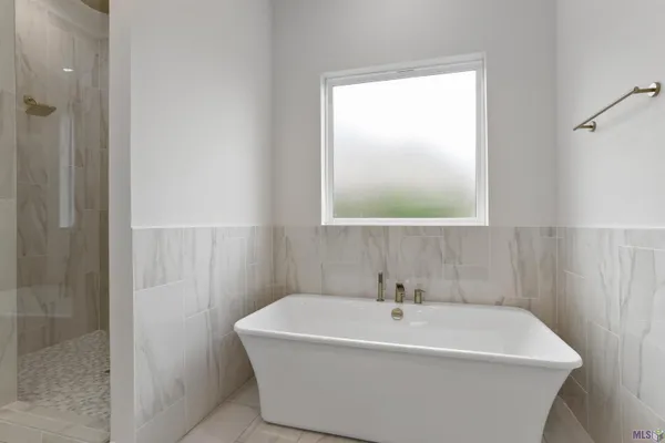 $675,000 | 6240 Tezcuco Court, Gonzales, LA 70737