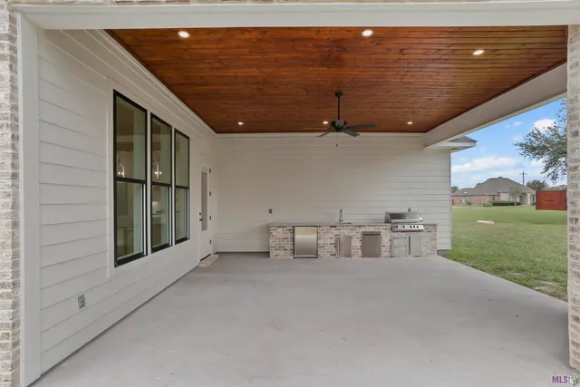 $675,000 | 6240 Tezcuco Court, Gonzales, LA 70737