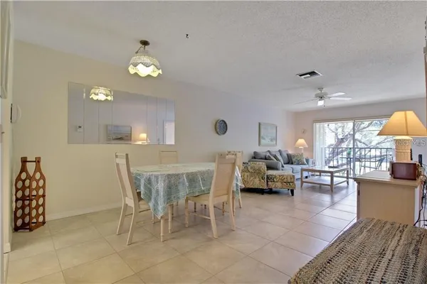 $3,300 | 525 Parkdale Mews, Unit 525, Venice, FL 34285