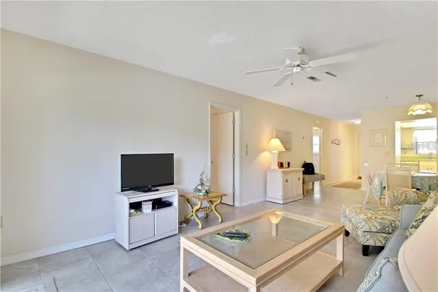$3,300 | 525 Parkdale Mews, Unit 525, Venice, FL 34285