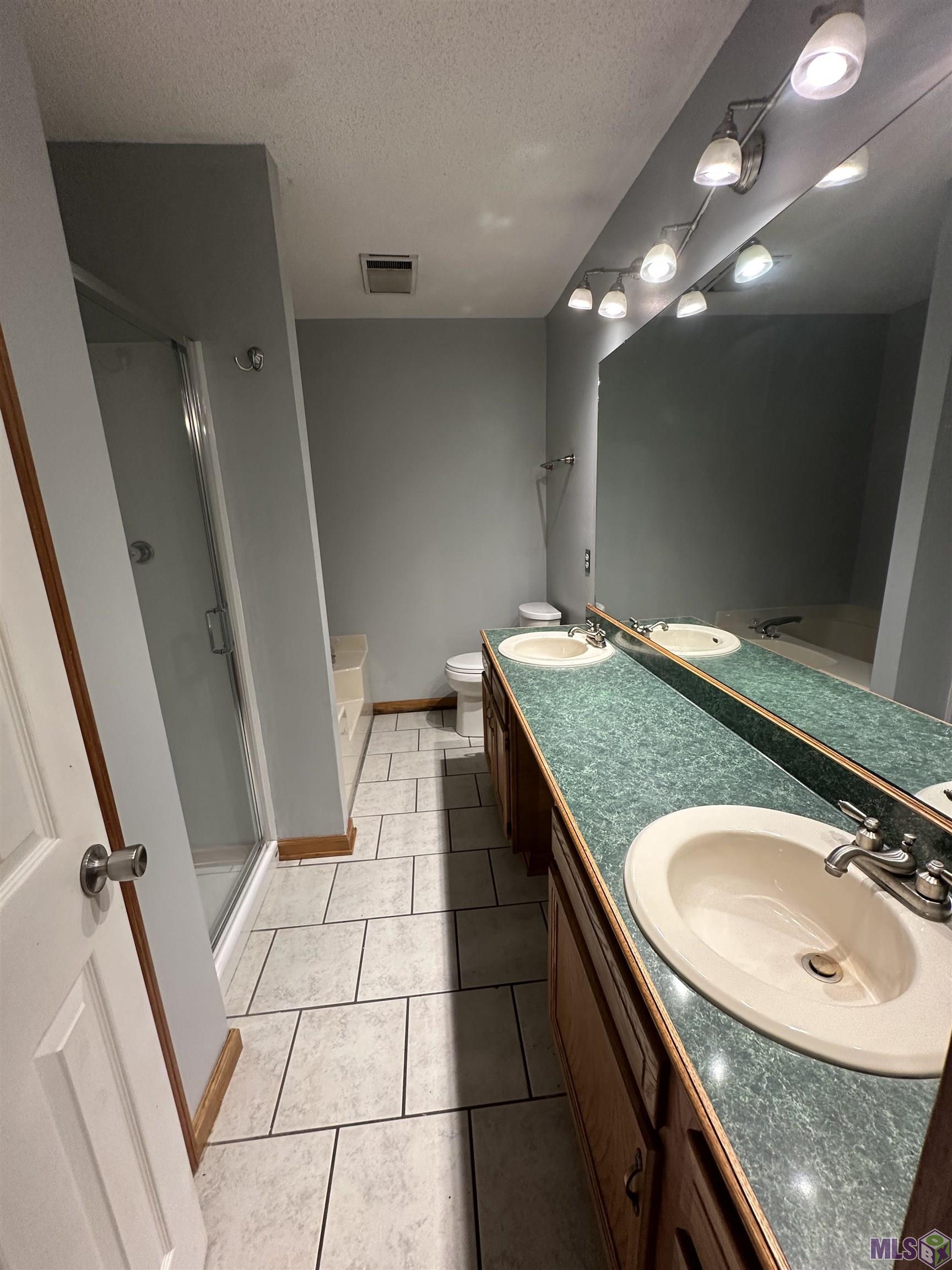 421 Cavaness Drive Houma, LA 70364 - Photo 11 of 29