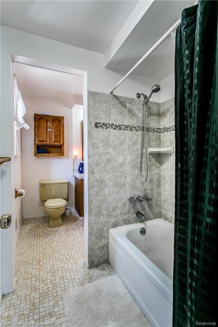 34608 Devonshire Road New Baltimore, MI 48047 - Photo 21 of 24 34608 Devonshire-19.JPG