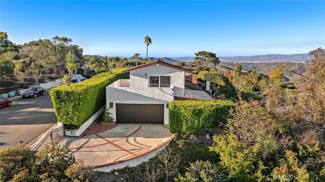 $2,899,000 | 3030 Mountain View Drive, Laguna Beach, CA 92651