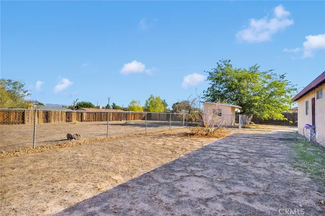 $334,000 | 10611 Redwood Avenue, Hesperia, CA 92345