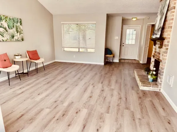 $1,950 | 2403 Chimneystone Circle, Sugar Land, TX 77479