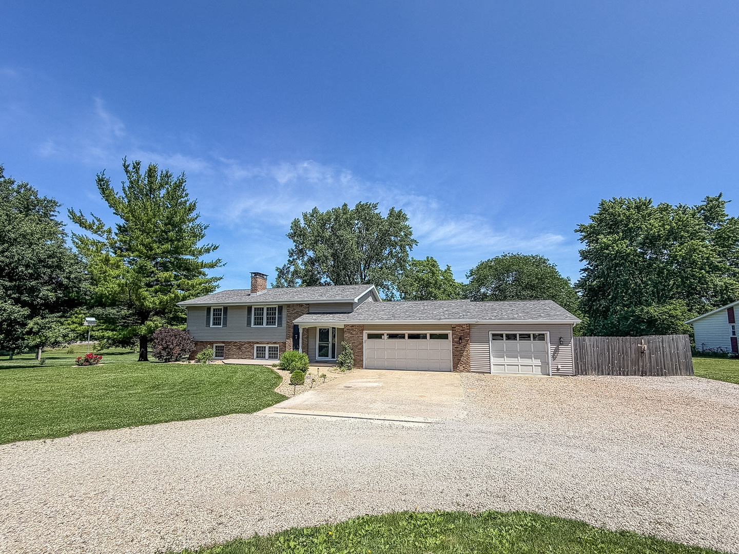 2613 Paradise Road Mattoon, IL 61938 - Photo 1 of 1