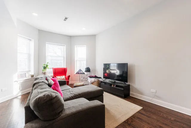 $400,000 | 7522 South Langley Avenue, Chicago, IL 60619