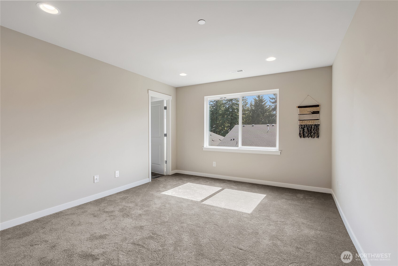 1009 Magnuson Way Bremerton, WA 98310 - Photo 21 of 32 Gallery Image 21