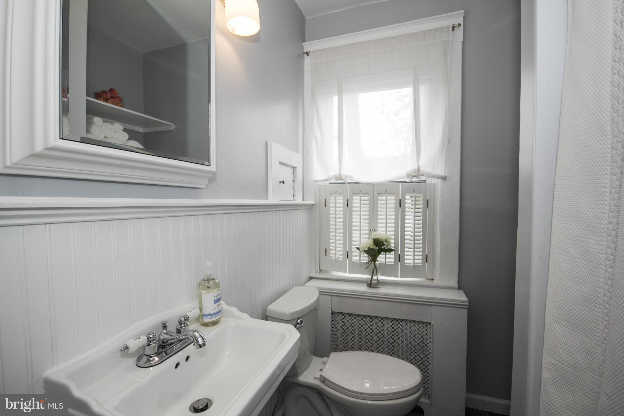 3206 Beverly Road Baltimore, MD 21214 - Photo 22 of 30 Bath: many NEW elements!