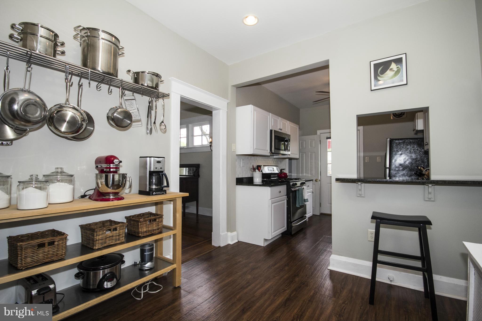 3206 Beverly Road Baltimore, MD 21214 - Photo 5 of 30 Kitchen for eat-in AND storage.