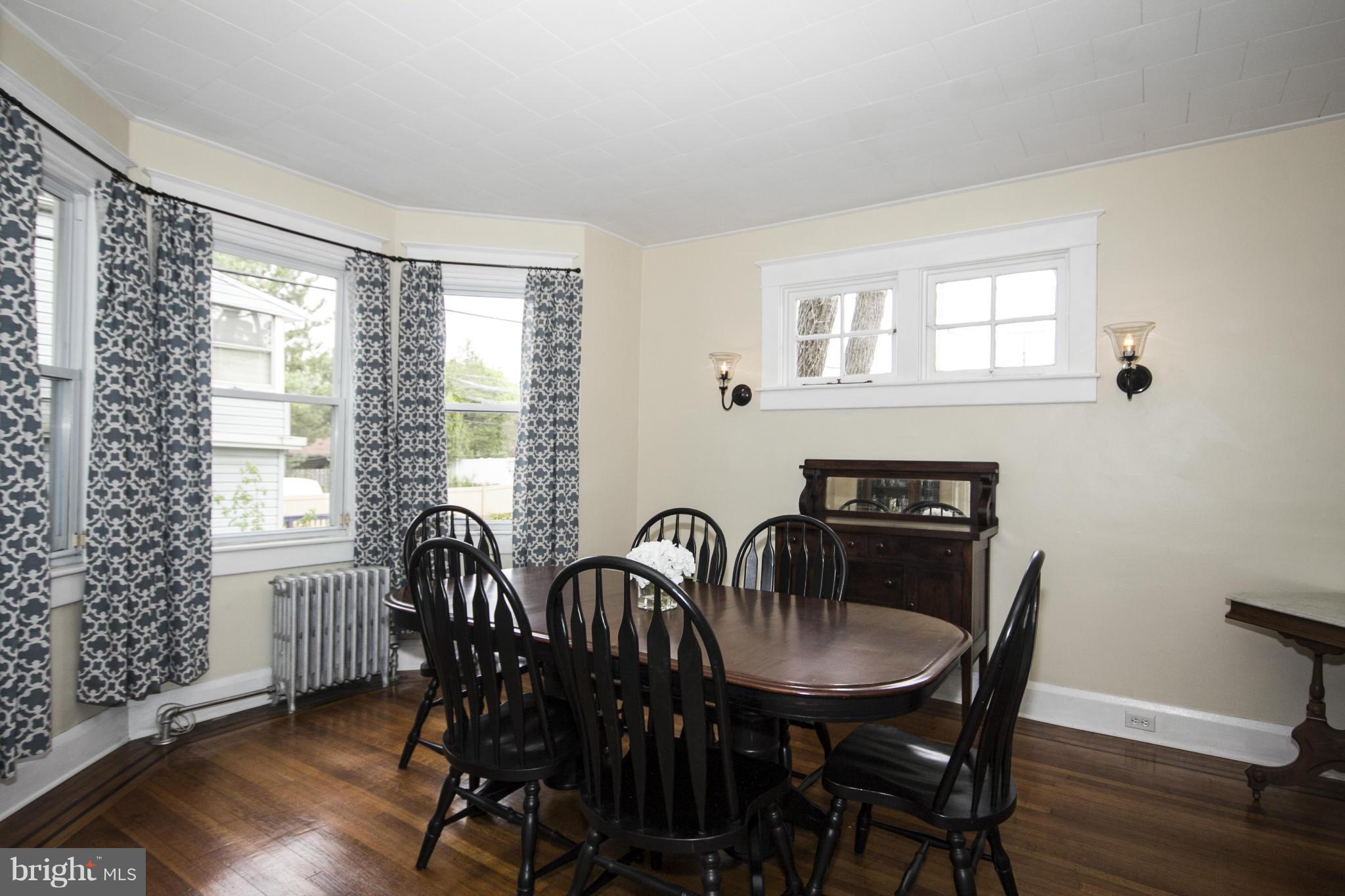 3206 Beverly Road Baltimore, MD 21214 - Photo 10 of 30 Dining Room with pretty bay window.
