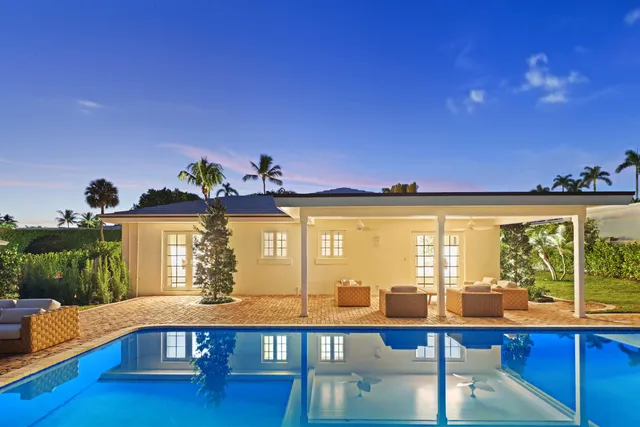 a black and white photo of a painting