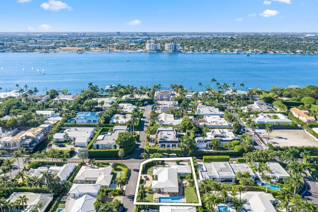$12,750,000 | 257 Via Linda, Palm Beach, FL 33480