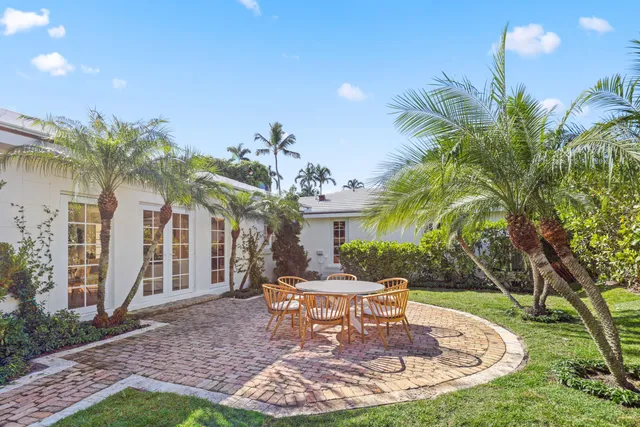 $12,750,000 | 257 Via Linda, Palm Beach, FL 33480