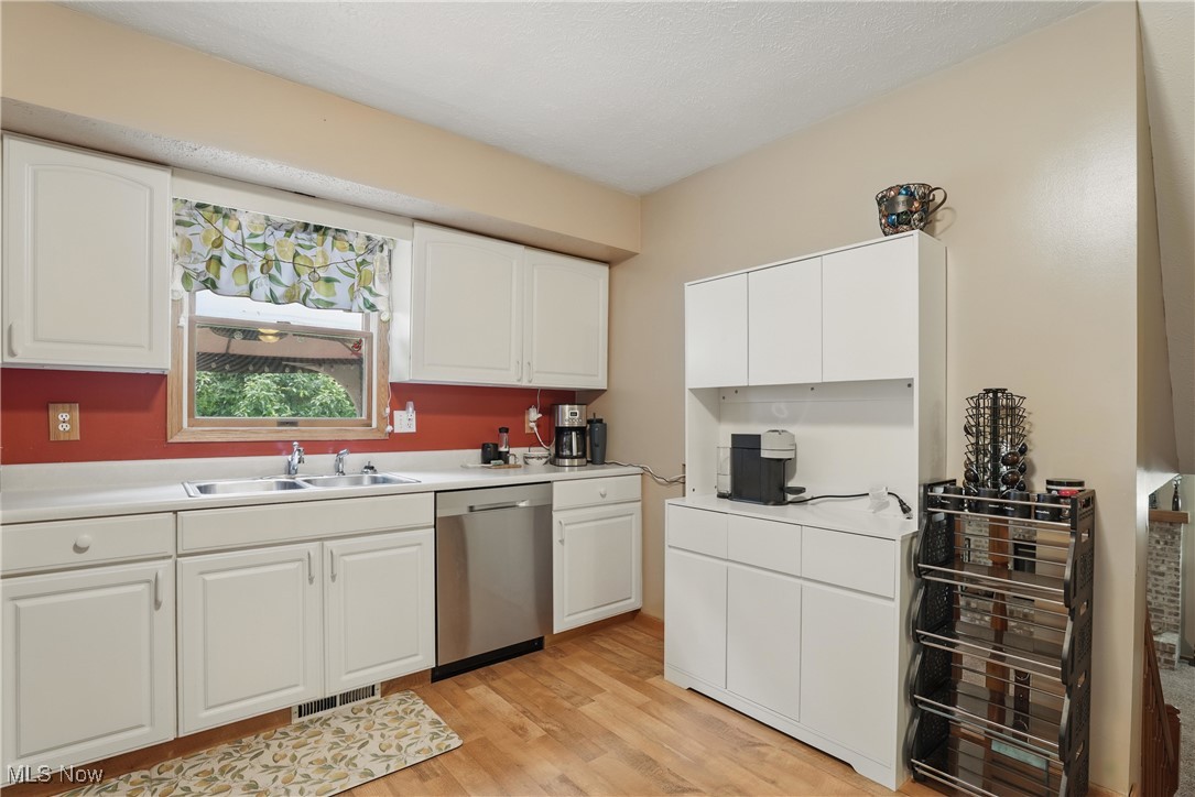 14513 Darrow Road Vermilion, OH 44089 - Photo 11 of 47
