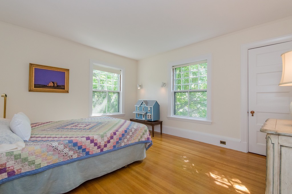 42 Brington Road Brookline, MA 02445 - Photo 20 of 25