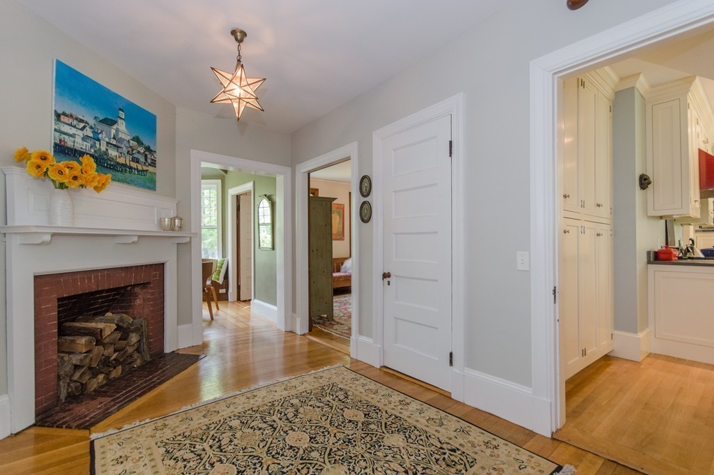 42 Brington Road Brookline, MA 02445 - Photo 5 of 25