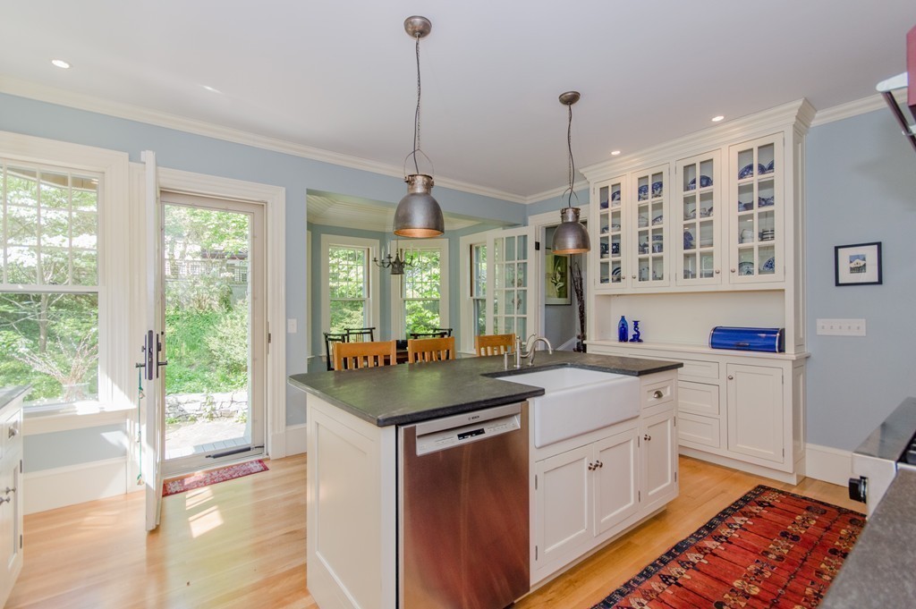 42 Brington Road Brookline, MA 02445 - Photo 8 of 25