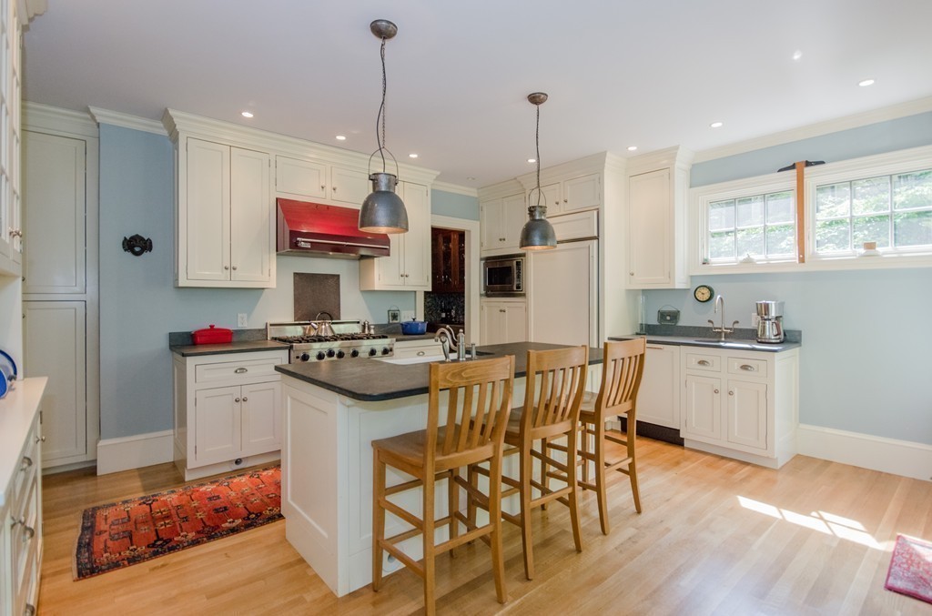 42 Brington Road Brookline, MA 02445 - Photo 10 of 25