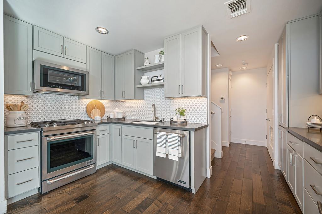 2779 Del Rio Place, Unit A Davis, CA 95618 - Photo 19 of 53 Gallery Image 19