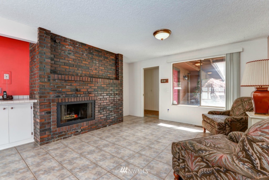 4602 Southeast 2nd Street Renton, WA 98059 - Photo 4 of 23