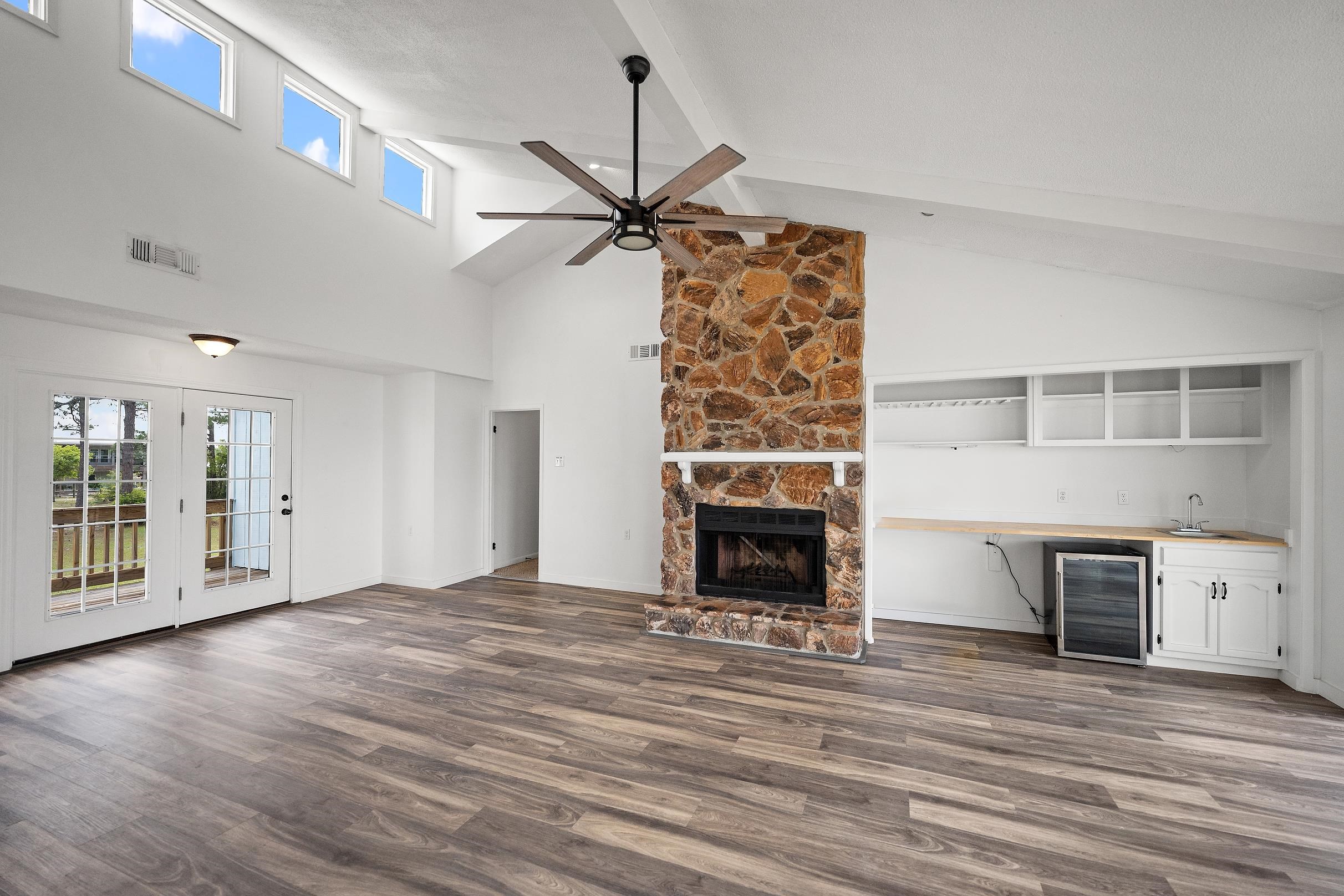 24321 Gulf Bay Road Orange Beach, AL 36561 - Photo 14 of 33 Living Room