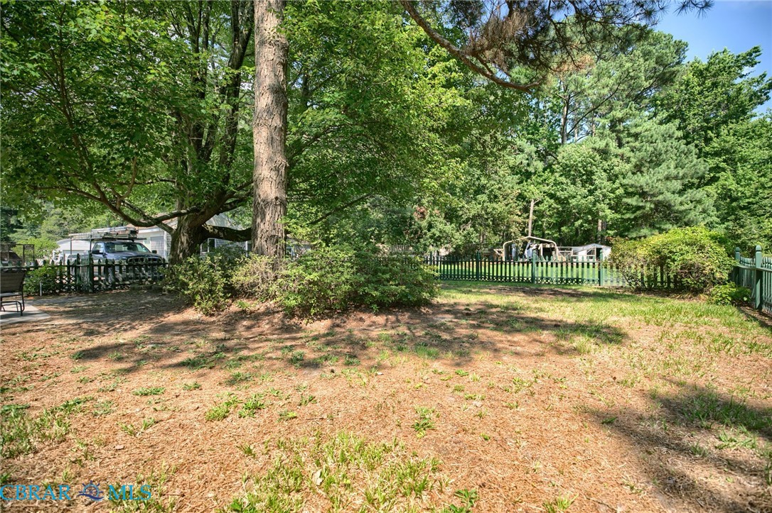 1326 Cricket Hill Road Hudgins, VA 23076 - Photo 6 of 33