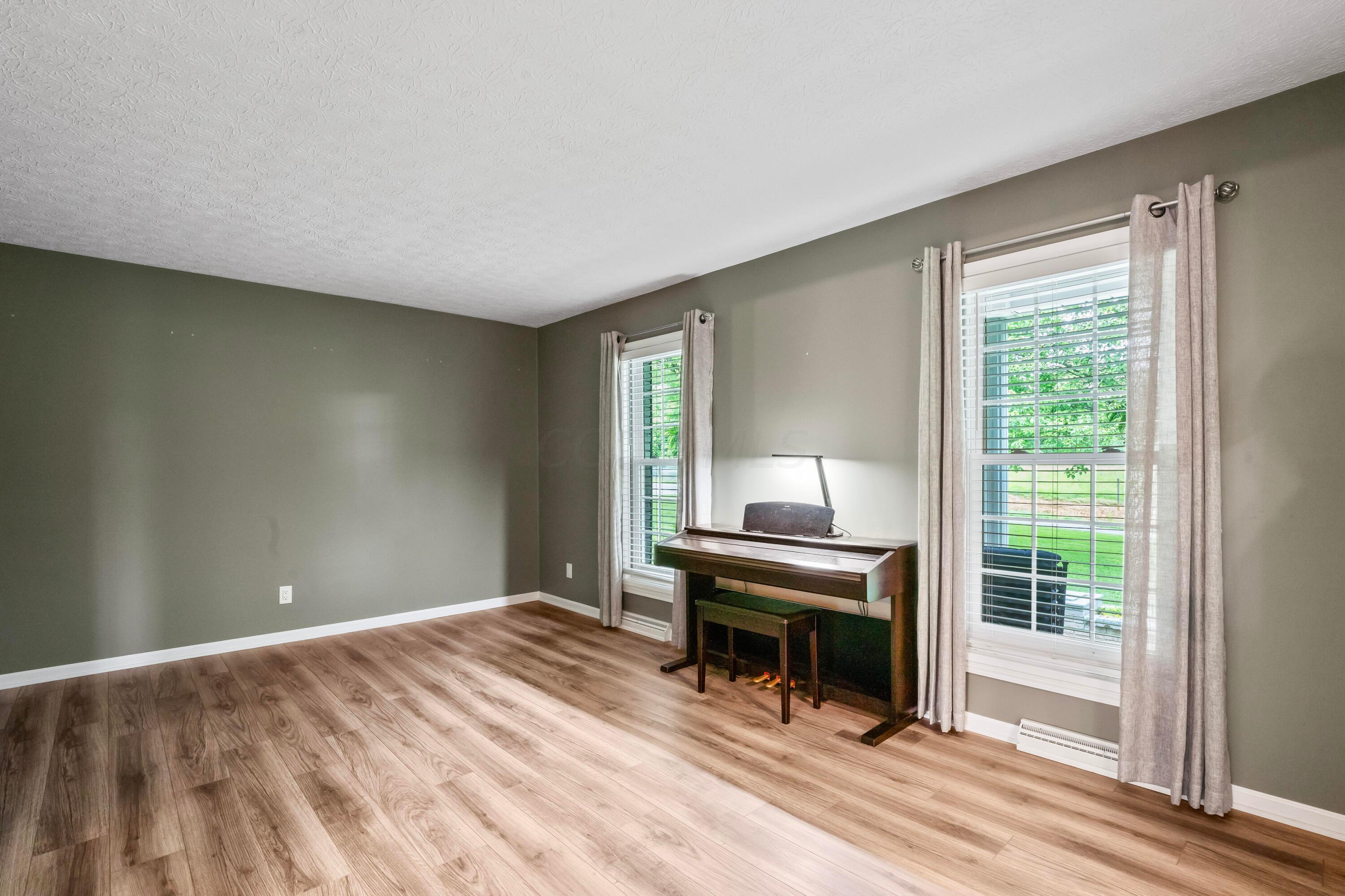 1584 Swans Road Northeast Newark, OH 43055 - Photo 51 of 77 photos_high_resolution_DSC07107