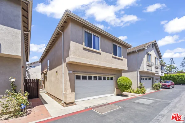 $699,000 | 8554 Burnet Avenue, Unit 125, North Hills, CA 91343