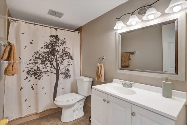 $550,000 | 16465 Northeast 26th Avenue, Unit 18, North Miami Beach, FL 33160