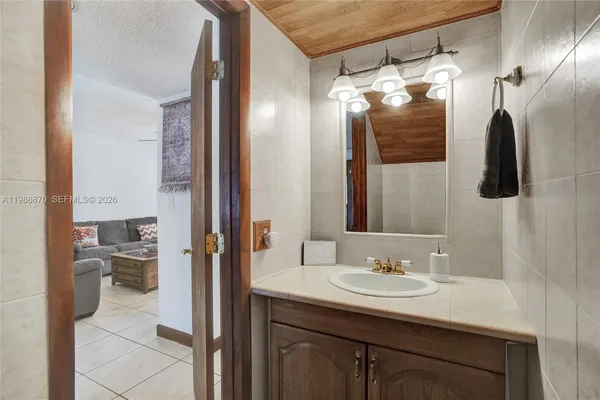 $550,000 | 16465 Northeast 26th Avenue, Unit 18, North Miami Beach, FL 33160