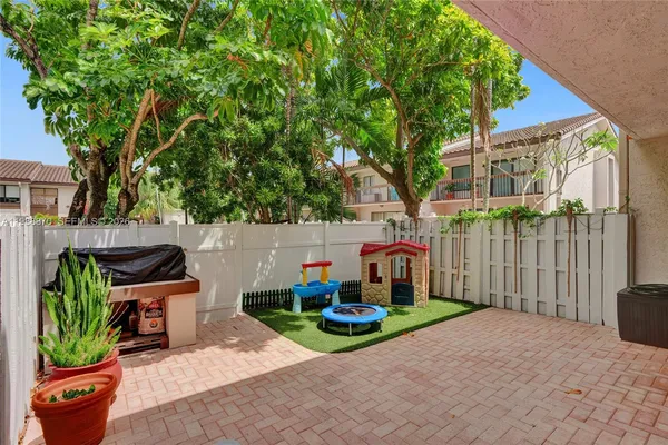 $550,000 | 16465 Northeast 26th Avenue, Unit 18, North Miami Beach, FL 33160