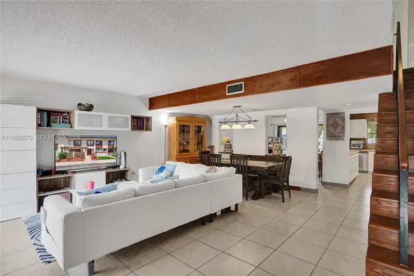 $550,000 | 16465 Northeast 26th Avenue, Unit 18, North Miami Beach, FL 33160