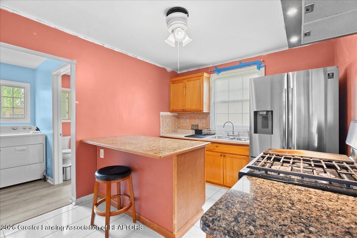 306 East Cavanaugh Road Lansing, MI 48910 - Photo 14 of 29 14-Media Jett - 09
