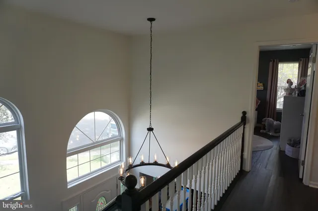 a view of livingroom with furniture