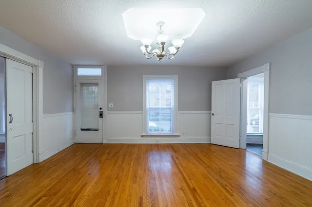 $1,700 | 901 West Wayne Street, Unit 3, Fort Wayne, IN 46802