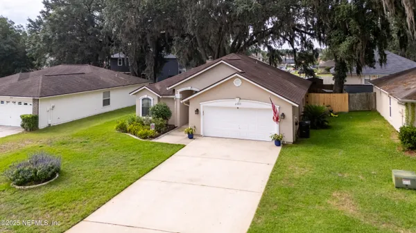 $2,000 | 2957 Golden Pond Boulevard, Orange Park, FL 32073