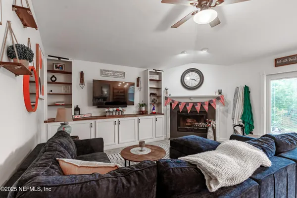 $2,000 | 2957 Golden Pond Boulevard, Orange Park, FL 32073