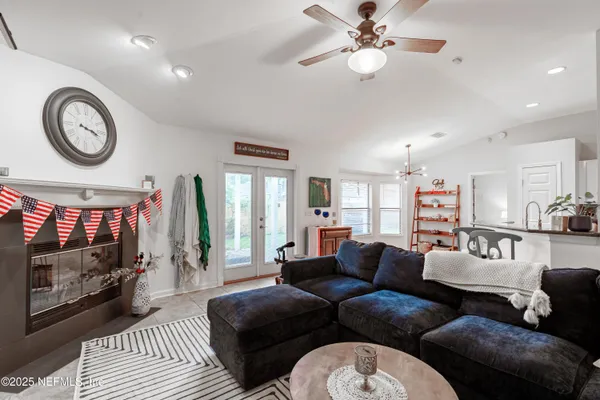 $2,000 | 2957 Golden Pond Boulevard, Orange Park, FL 32073