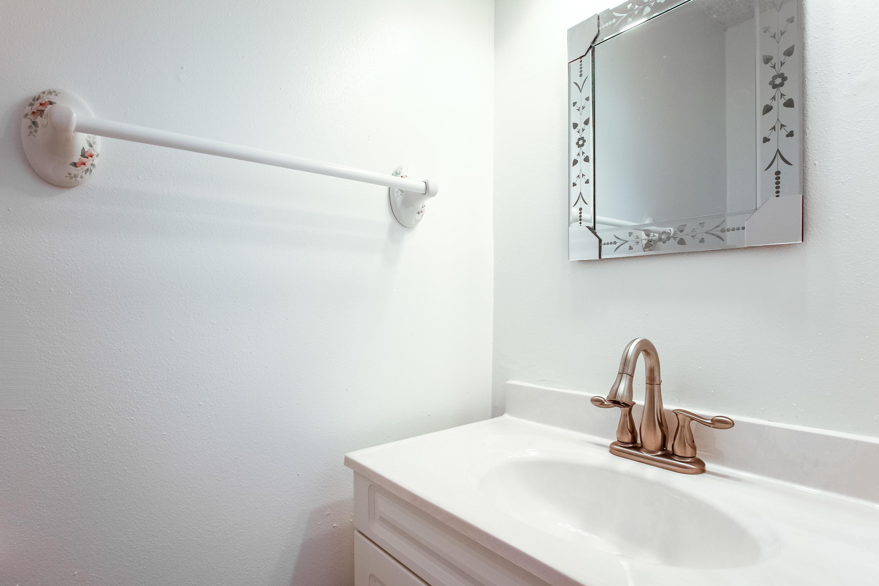 111 Boyce Road Shalimar, FL 32579 - Photo 26 of 41 Master Bath