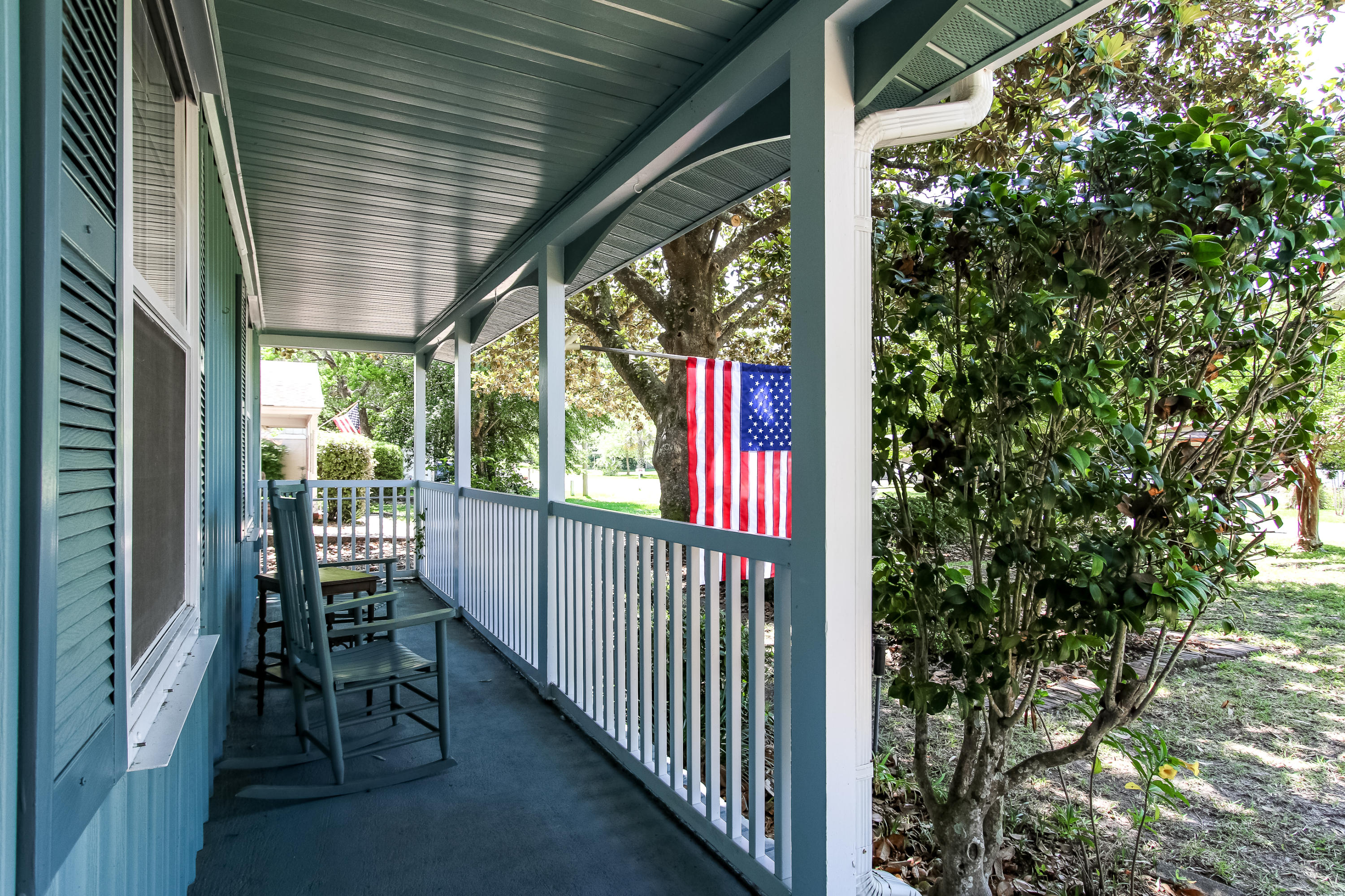 111 Boyce Road Shalimar, FL 32579 - Photo 3 of 41 Sit back and Relax