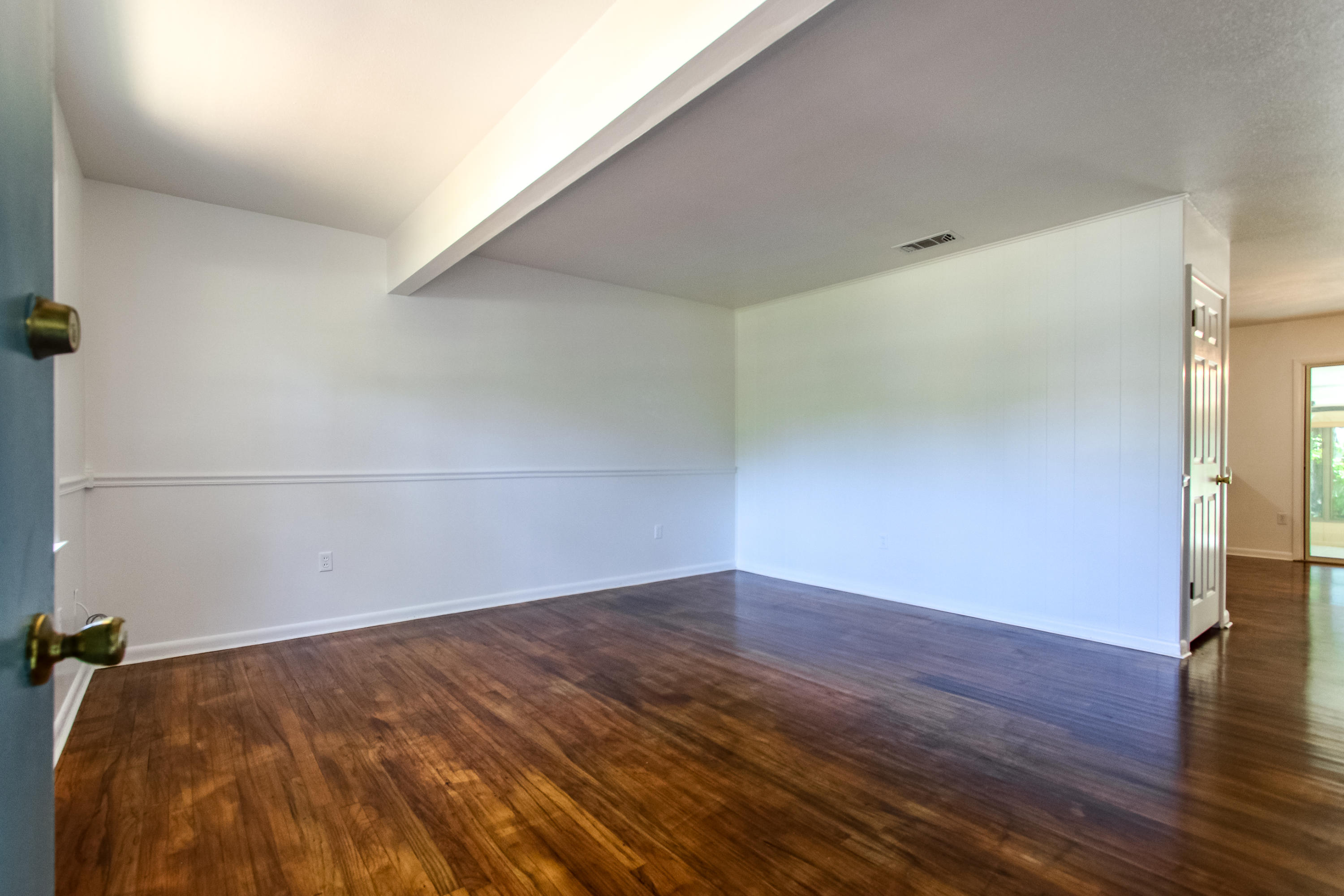 111 Boyce Road Shalimar, FL 32579 - Photo 4 of 41 Living area