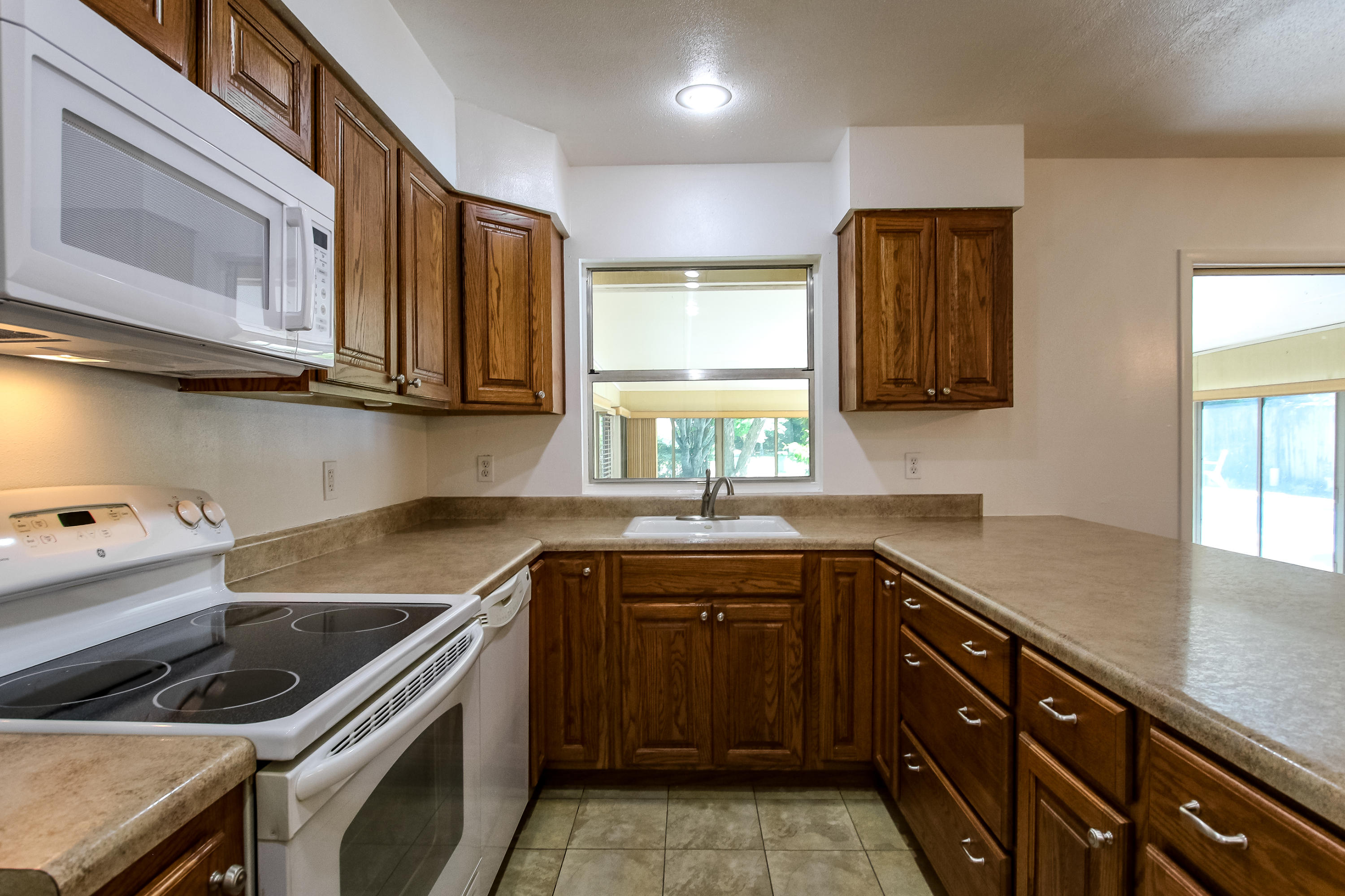 111 Boyce Road Shalimar, FL 32579 - Photo 10 of 41 Plenty of cooking area