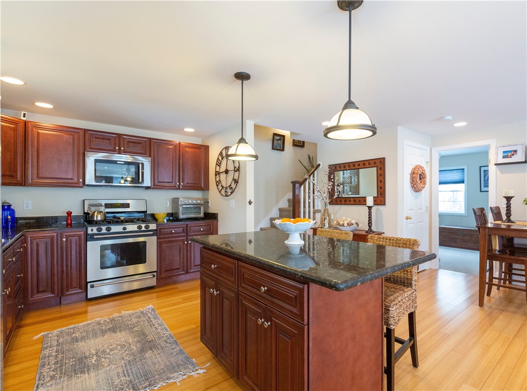 35 Hope Street Warren, RI 02885 - Photo 5 of 25 Gallery Image 5