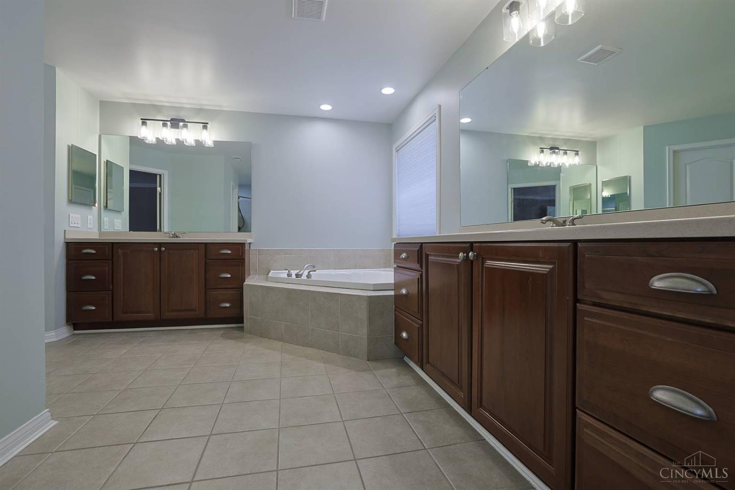 3478 Renaissance Boulevard Middletown, OH 45005 - Photo 38 of 79