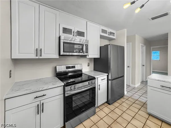 $1,949 | 206 Southeast 46th Terrace, Cape Coral, FL 33904