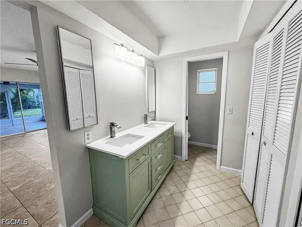 $1,949 | 206 Southeast 46th Terrace, Cape Coral, FL 33904