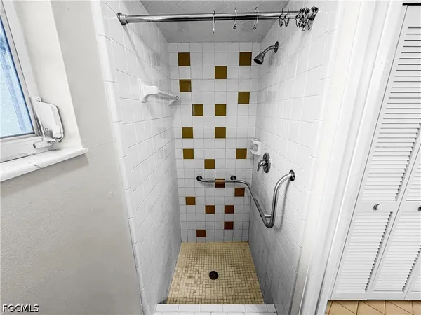 $1,949 | 206 Southeast 46th Terrace, Cape Coral, FL 33904