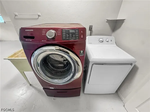 $1,949 | 206 Southeast 46th Terrace, Cape Coral, FL 33904