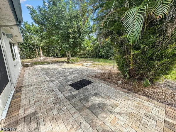 $1,949 | 206 Southeast 46th Terrace, Cape Coral, FL 33904